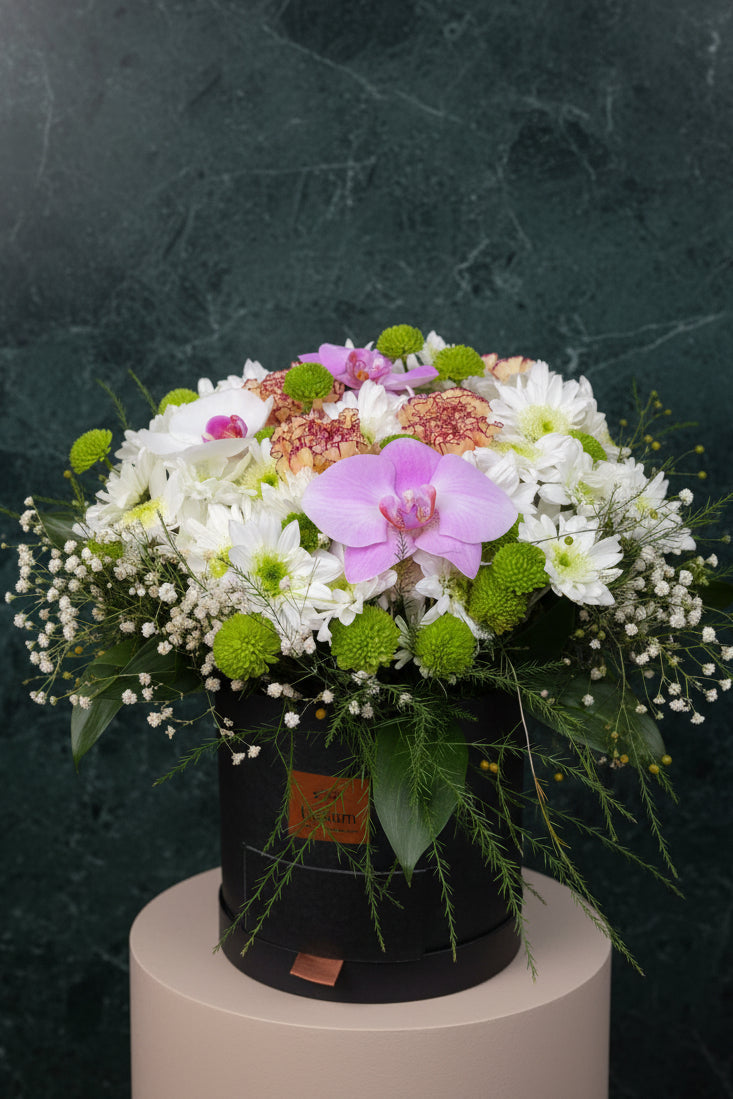 Kapalı çiçekçi flowerbox hediye