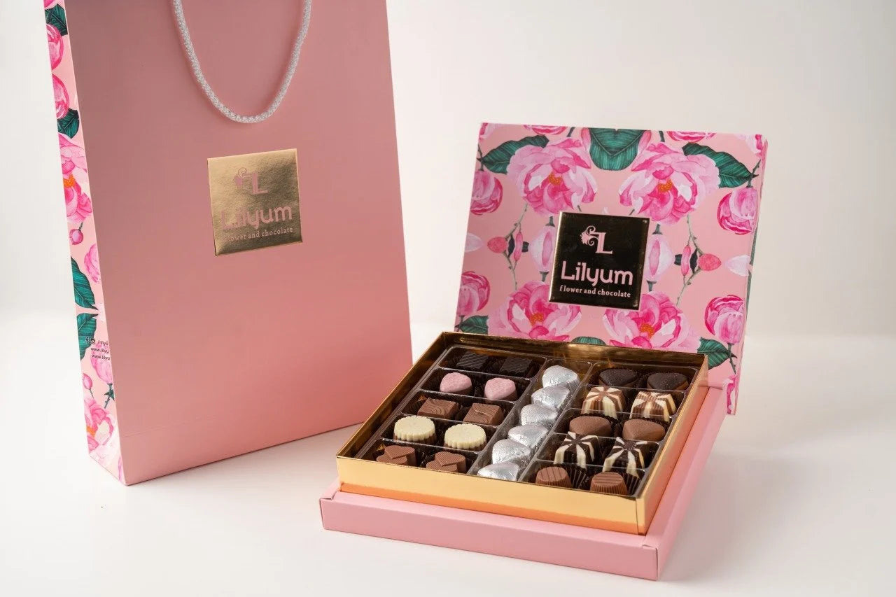 Yaldızlı Kalp Spesiyal Çikolata (Pembe Kutu)