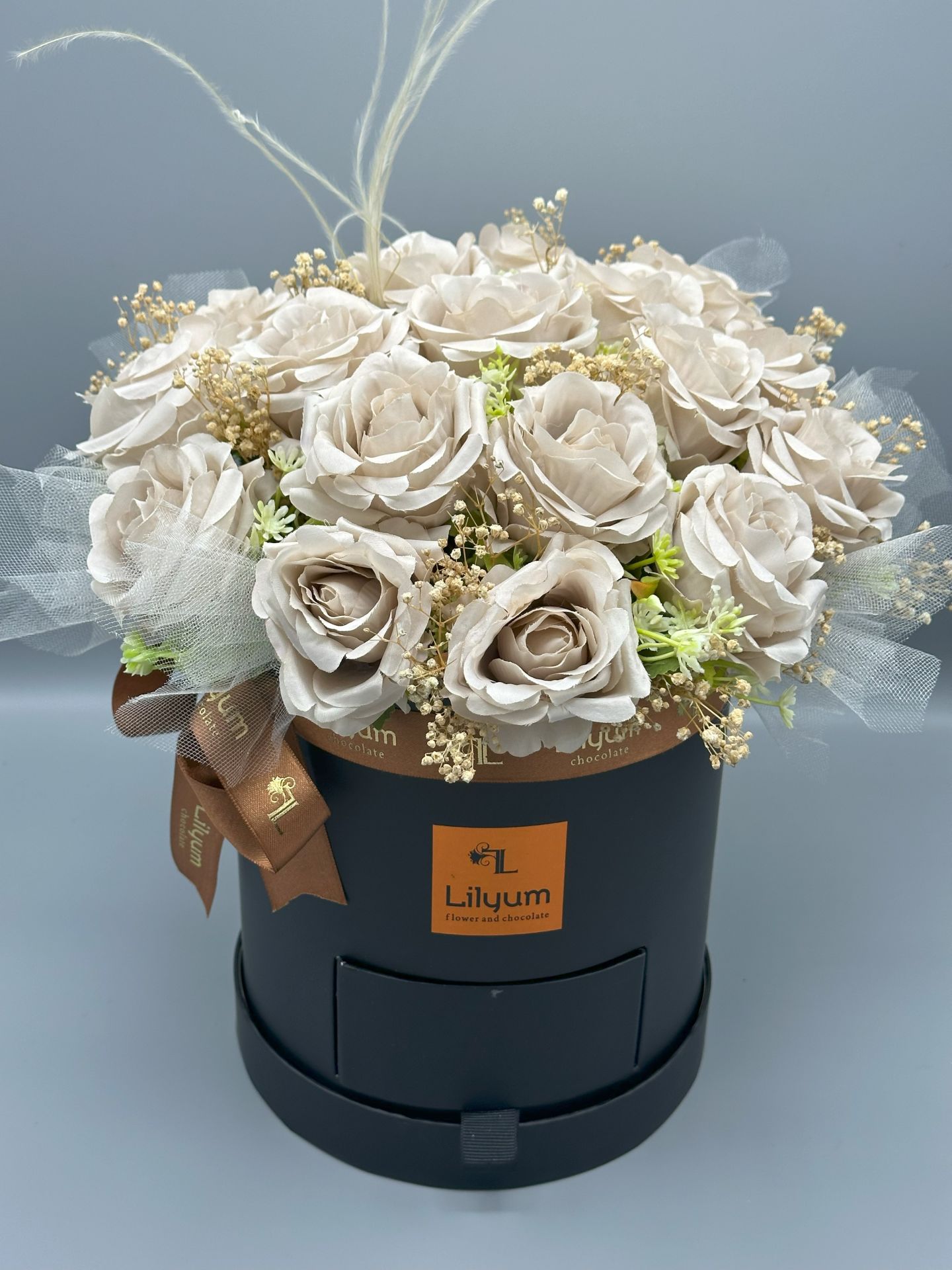 Romantica Serisi Kalıcı Cappucino Güller Flowerbox