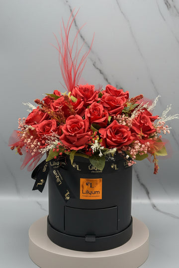Romantica Serisi Kalıcı Kırmızı Güller Flowerbox