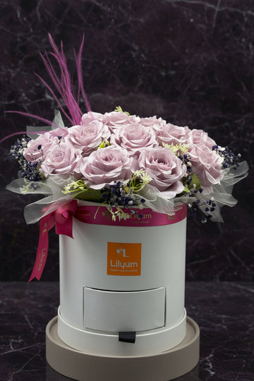 Romantica Serisi Kalıcı Lila Güller Flowerbox