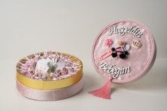 Kadife Kutuda Kız Bebek Çikolatası