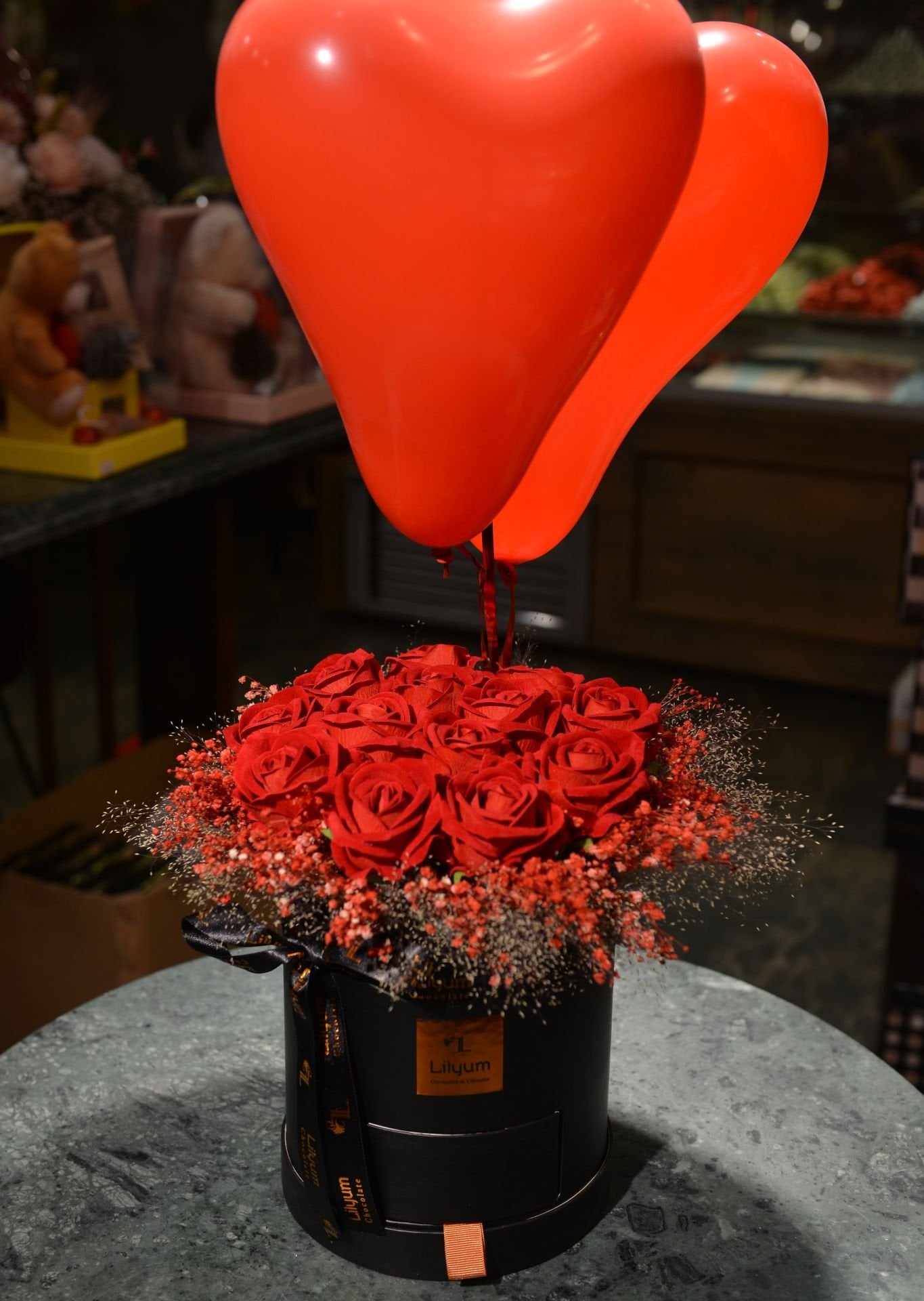 KALICI KADİFE GÜL FLOWER BOX (Çikolata ve Balon Eşliğinde)