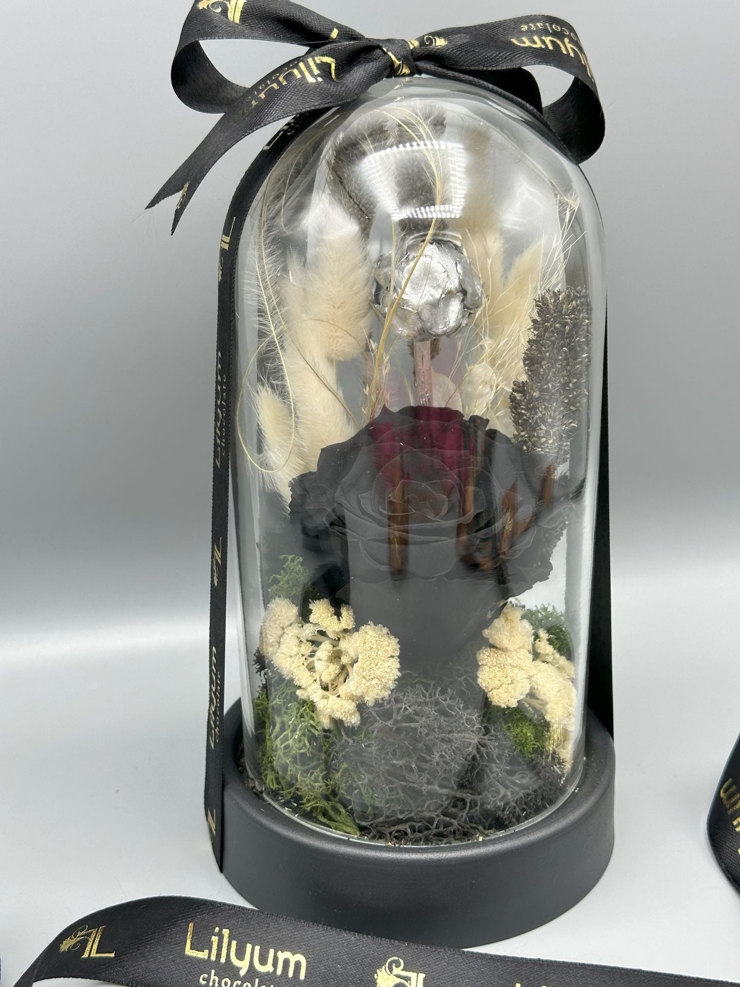 Forever Black Solmayan Gül Serisi