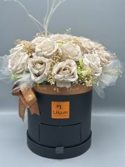 Romantica Serisi Kalıcı Cappucino Güller   (Flowerbox)