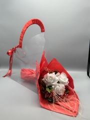 Linda Şık Çanta Buketi (Kalıcı Beyaz Güller)