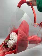 Linda Şık Çanta Buketi (Kalıcı Beyaz Güller)