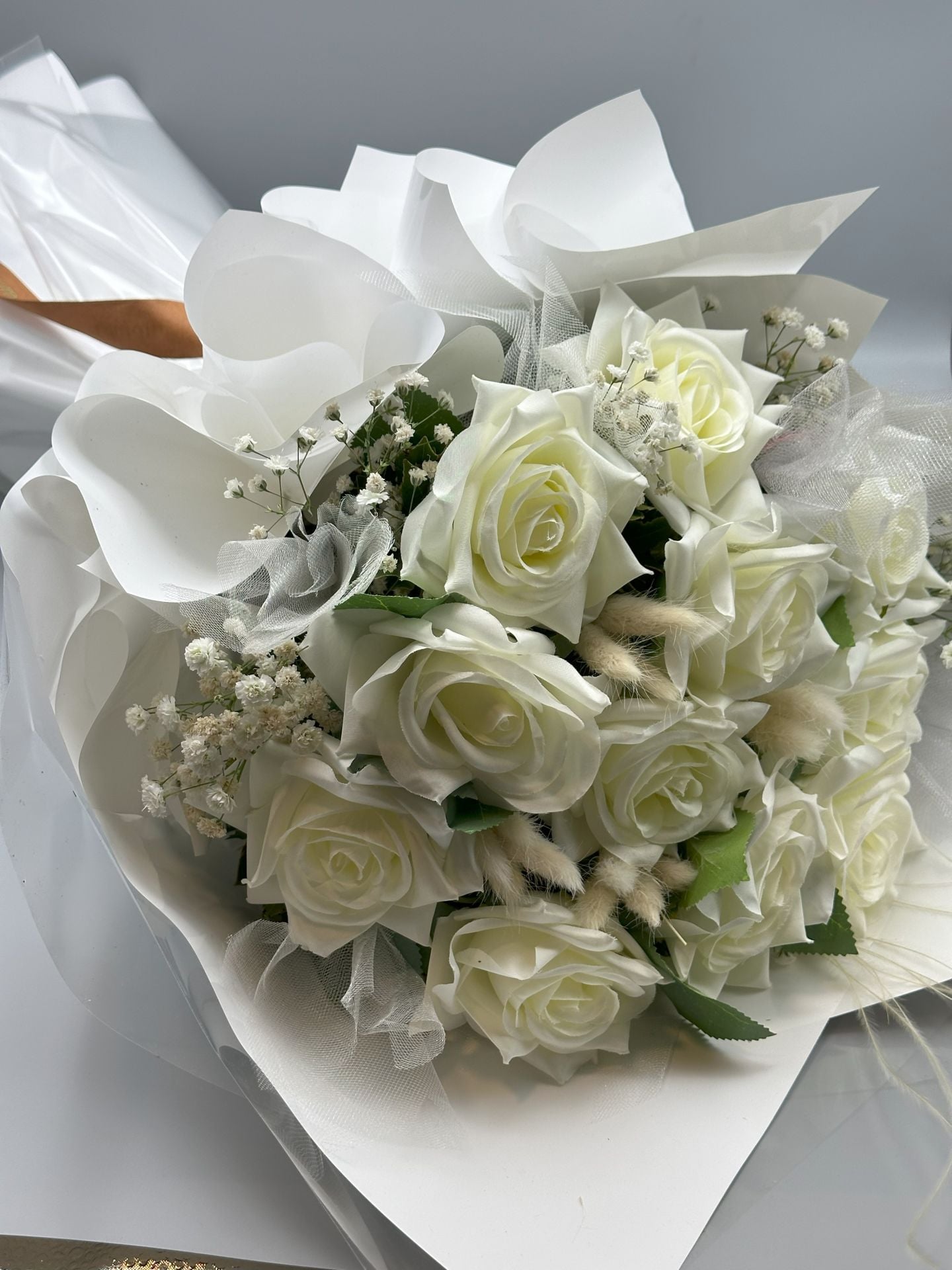 Kalıcı Kadife Beyaz Gül Buketi (Özel Seri)