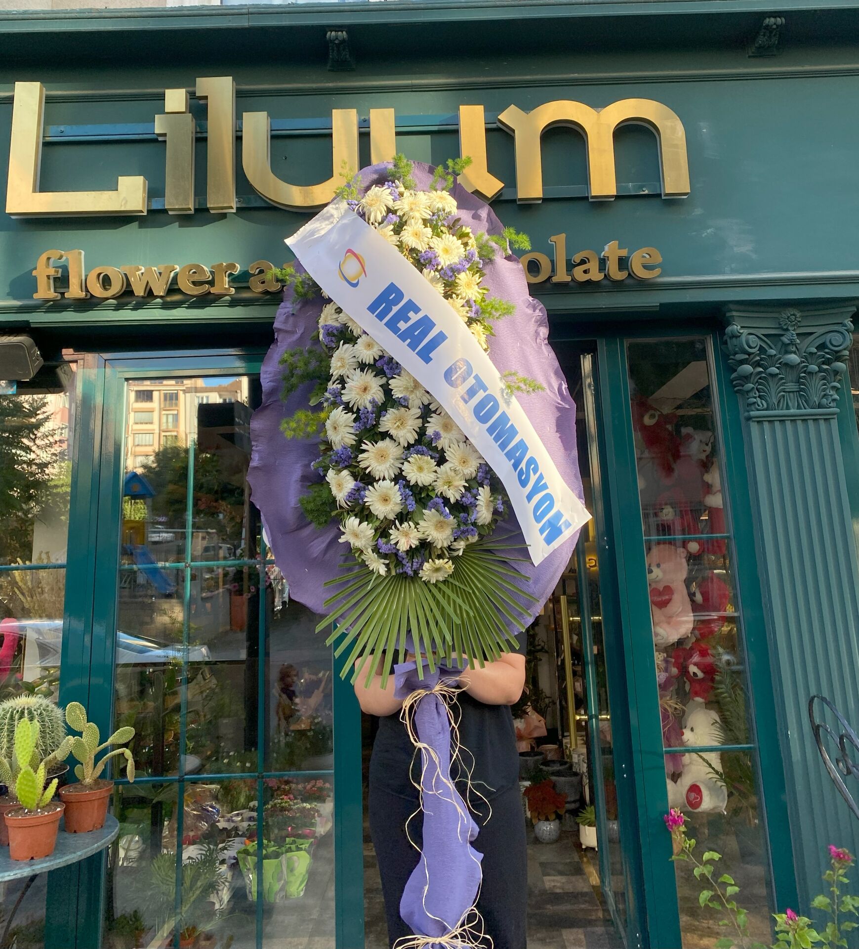 Çelenk (Beyaz Çiçekler)