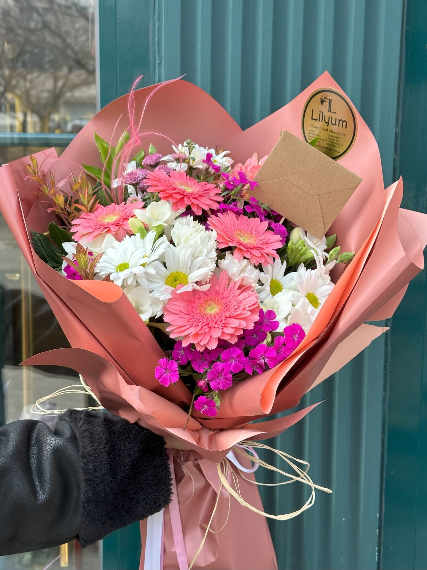 Lisa - Renkli Kır Çiçekleri Buketi