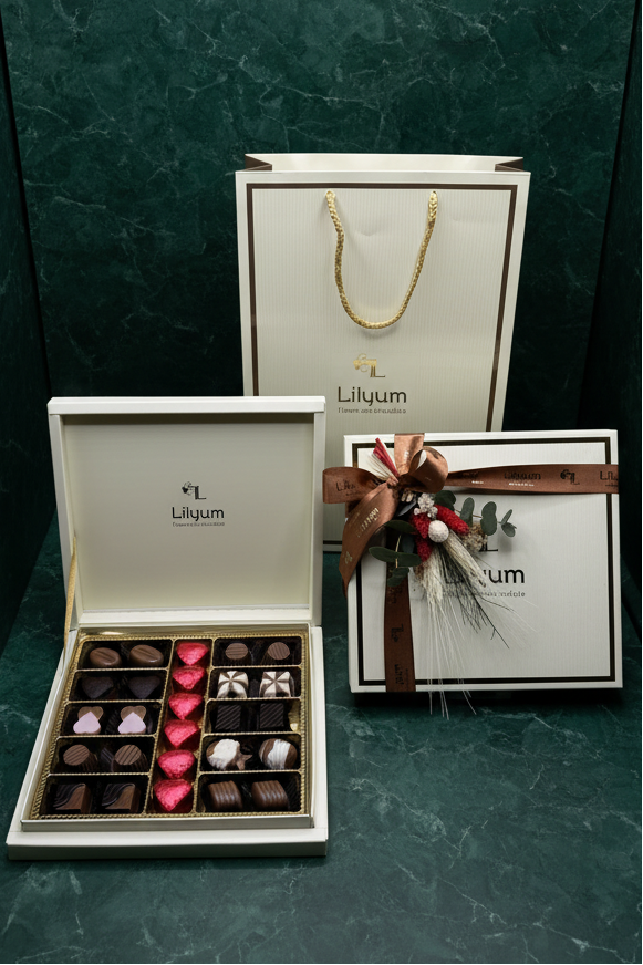 Dizayn Kutu Spesiyal  Çikolata (Ortası Kırmızı Yaldızlı Kalp)