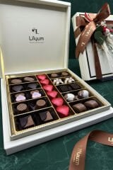 Dizayn Kutu Spesiyal  Çikolata (Ortası Kırmızı Yaldızlı Kalp)